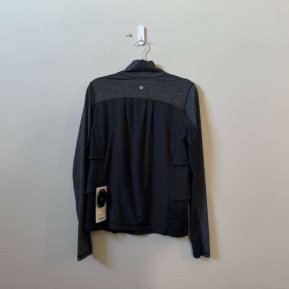 Lululemon (NWT) Sun runner Hybrid 1/4 zip pullover long sleeve grey ruffle top - Picture 5 of 7